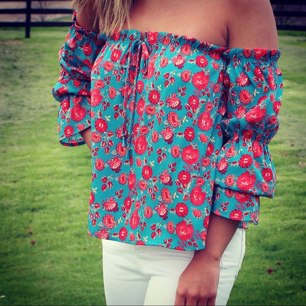 Sleeveless ruffle top